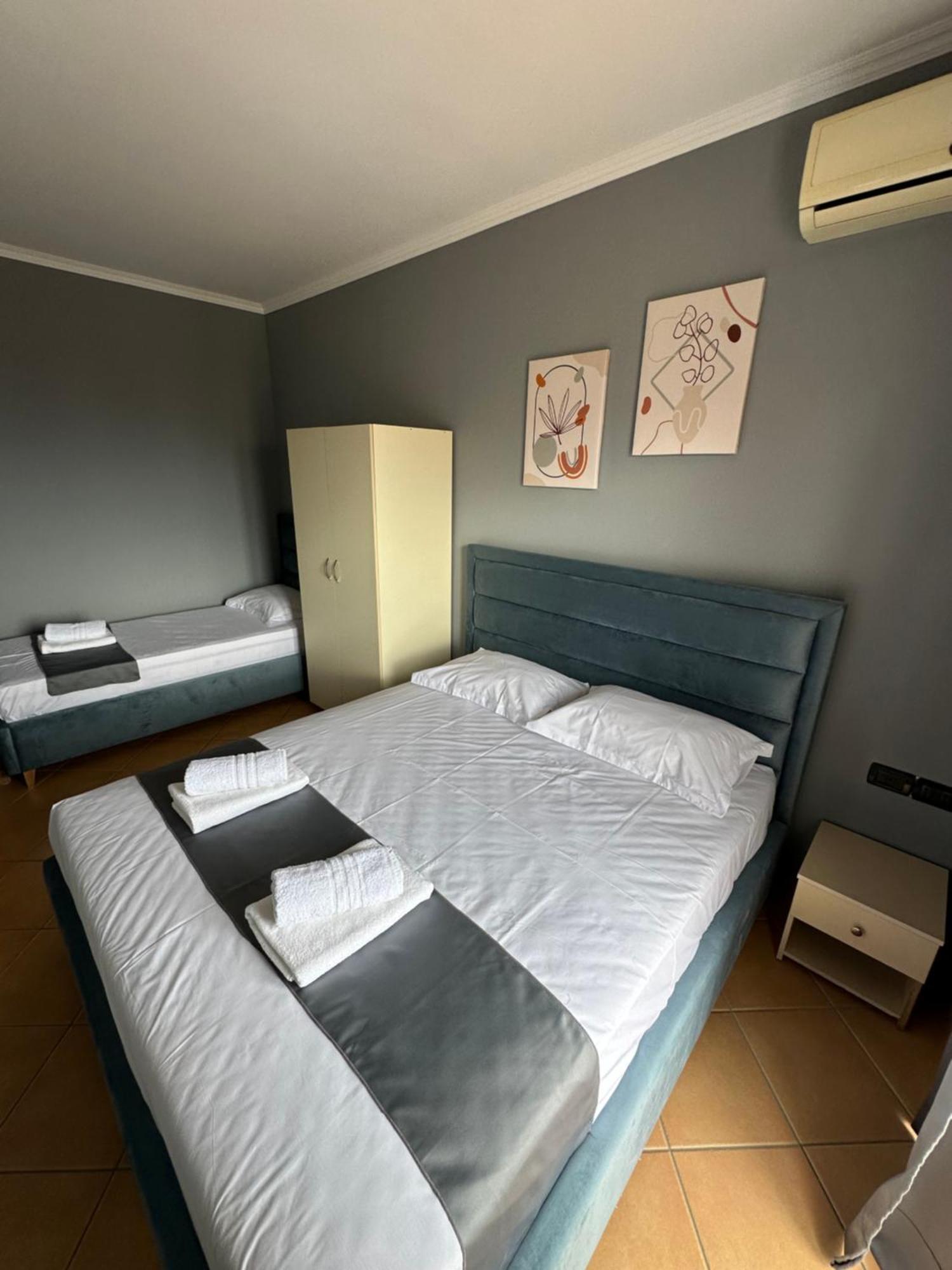 Olivias Apartments City Center Sarande Exterior photo
