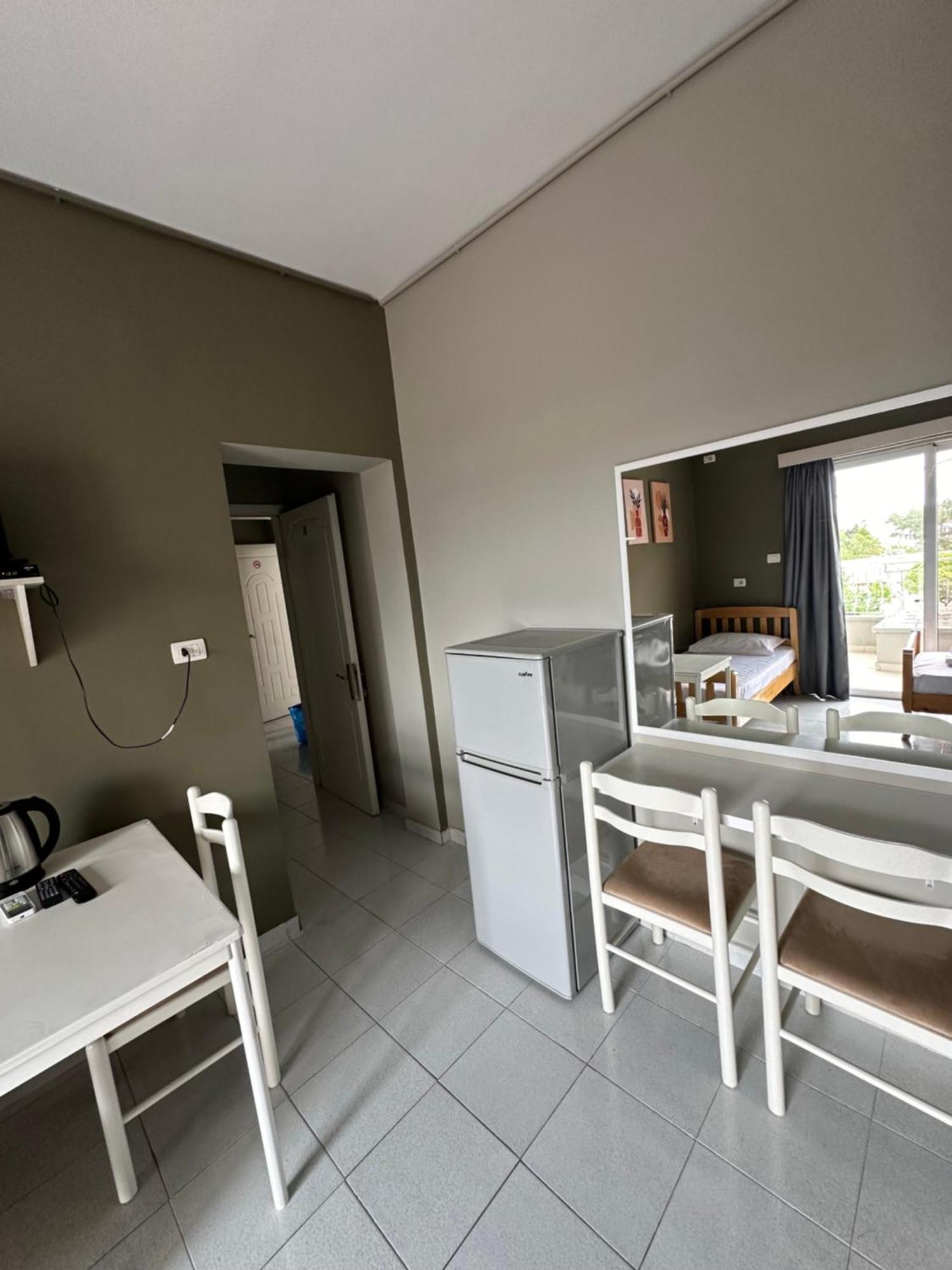Olivias Apartments City Center Sarande Exterior photo